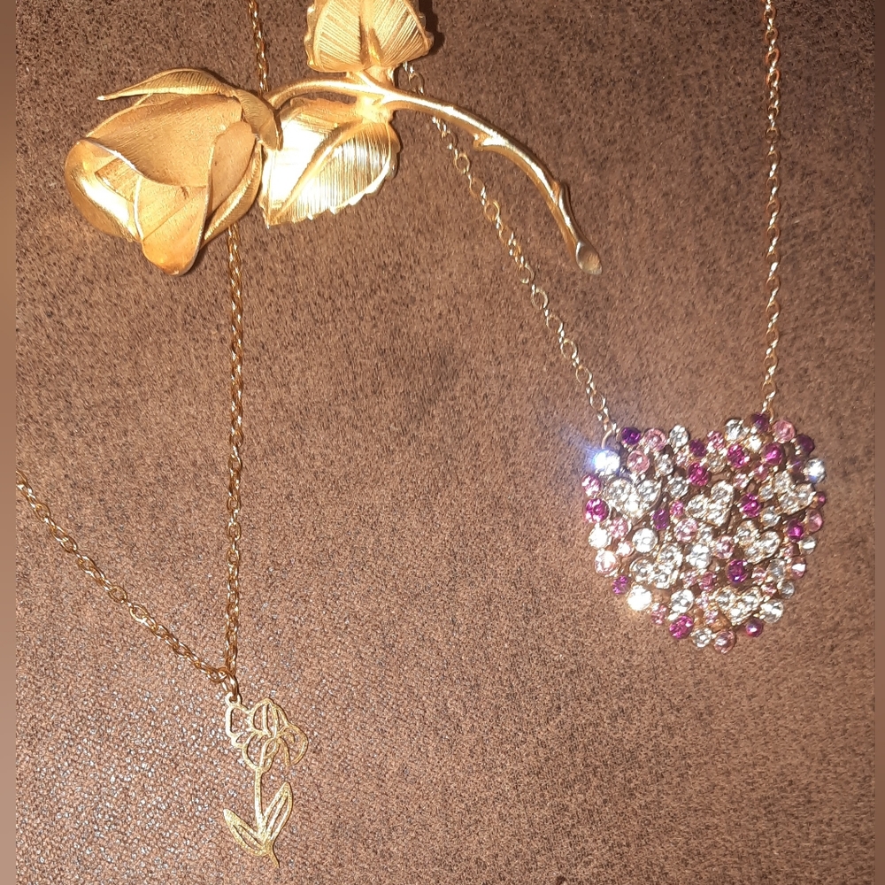 3 pieces Romantic romantic jewelry lot goldtone heart/floral - Picture 13 of 13